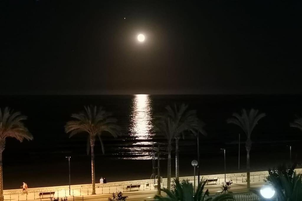 Lujoso Apartamento En Primera Linea De Playa Alicante Extérieur photo