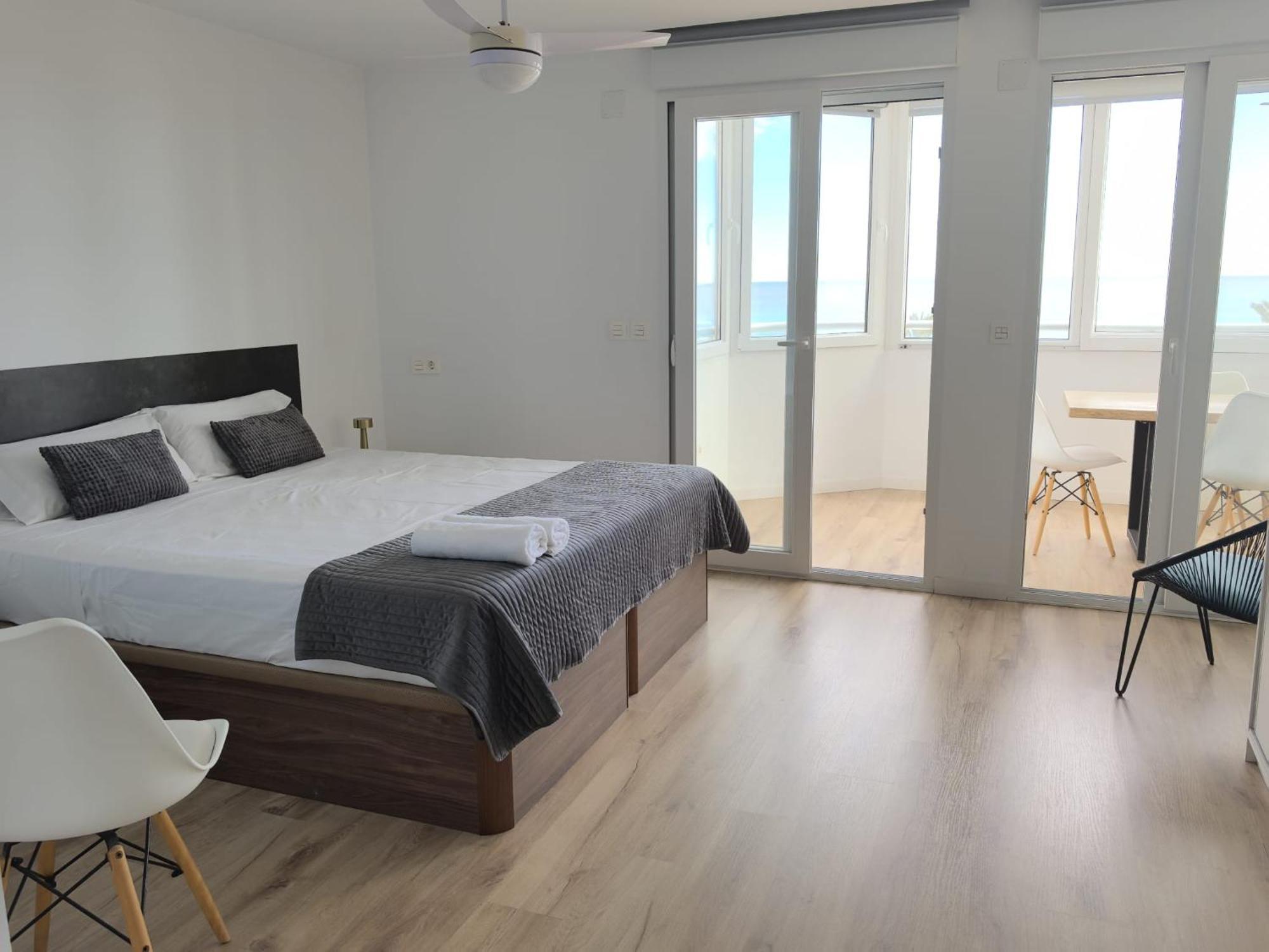 Lujoso Apartamento En Primera Linea De Playa Alicante Extérieur photo